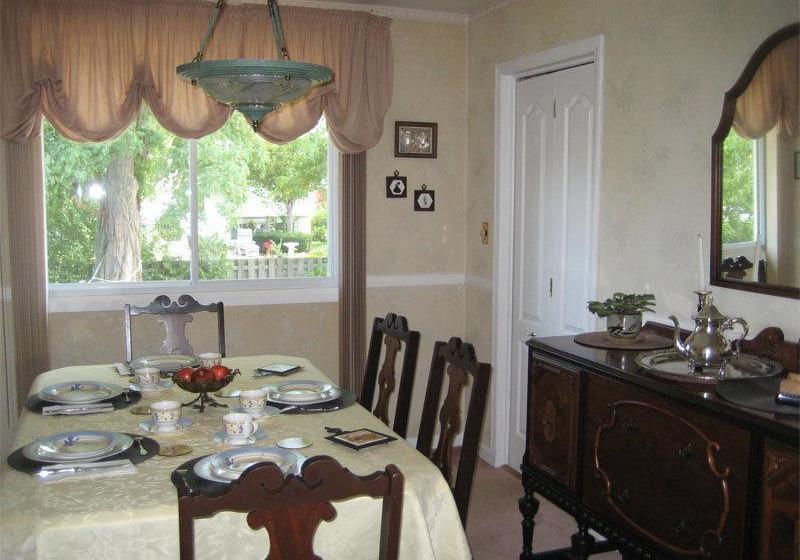 A Pillow And Toast B&b | Niagara on the Lake | Ontario | Canada 2