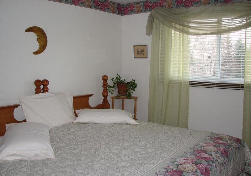 A Pillow And Toast B&b | Niagara on the Lake | Ontario | Canada 3