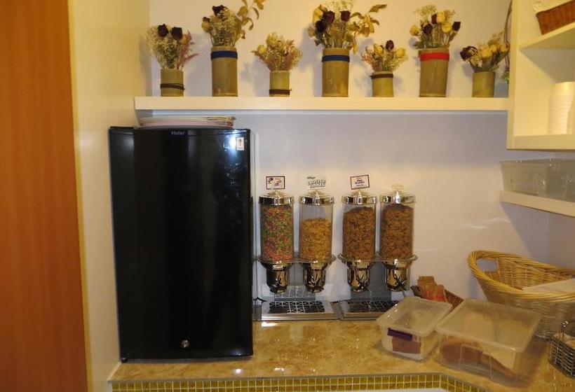 Hotel Queen Bee | Winnipeg | Manitoba | Canada 10