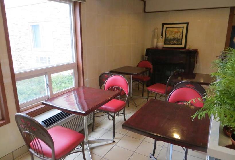 Hotel Queen Bee | Winnipeg | Manitoba | Canada 9