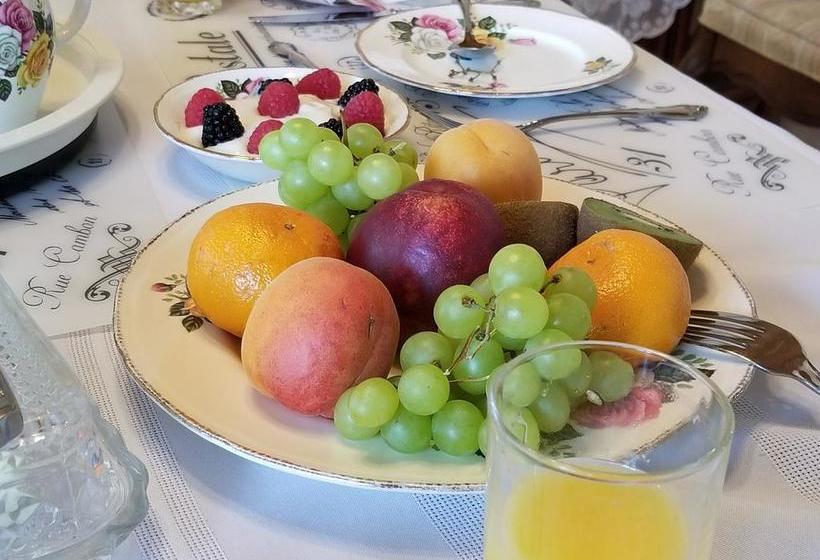 House Victoria Bed & Breakfast | Penticton | British Columbia | Canada 3