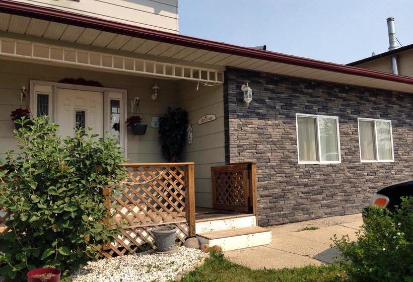 Hd View Bed And Breakfast | Grande Cache | Alberta | Canada 1