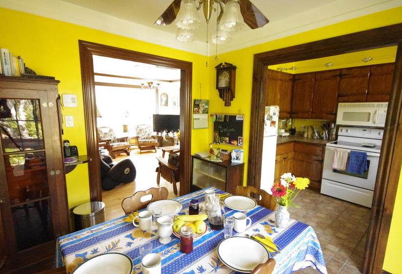 Bed and Breakfast Maison Trudel Gite | Herouxville | Quebec | Canada 7