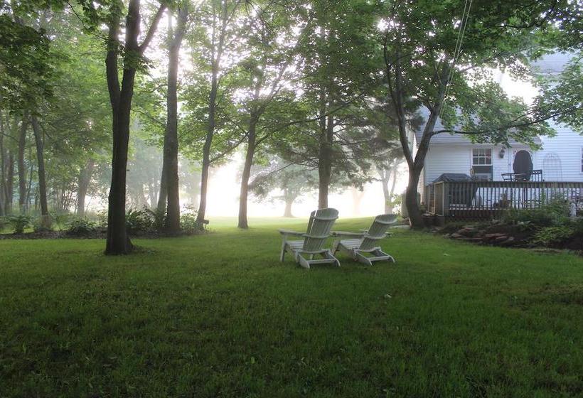 Warn House Bed And Breakfast | Summerside | Prince Edward Island | Canada 2