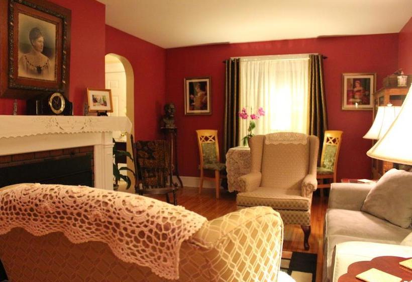 Warn House Bed And Breakfast | Summerside | Prince Edward Island | Canada 6