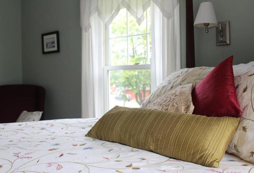 Warn House Bed And Breakfast | Summerside | Prince Edward Island | Canada 8