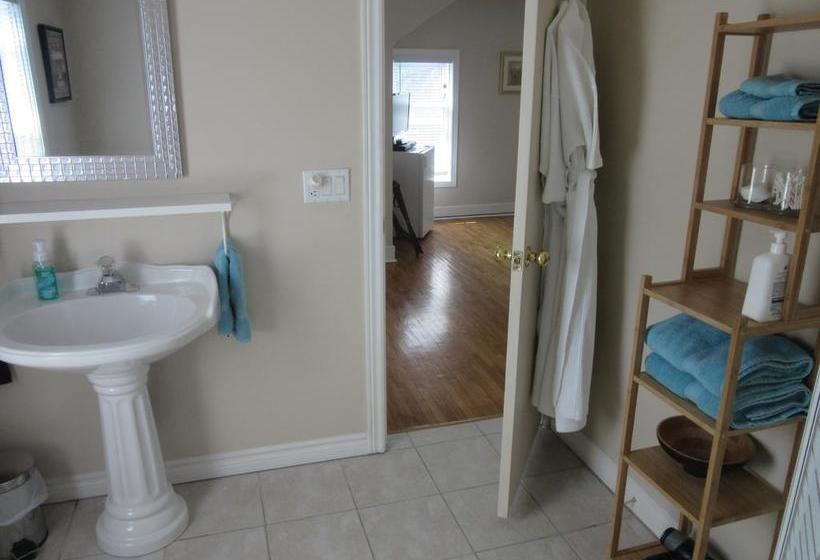 Carbonnel Bed And Breakfast | Niagara on the Lake | Ontario | Canada 7