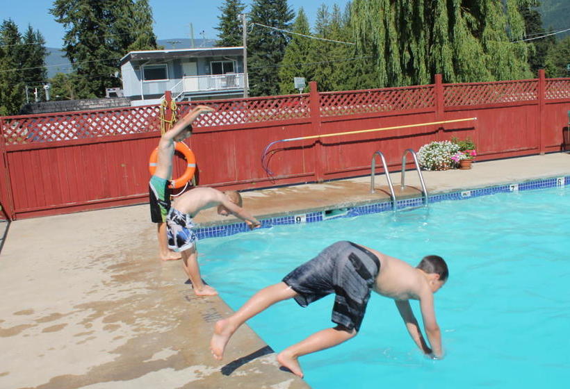 Paradise Motel | Sicamous | British Columbia | Canada 16