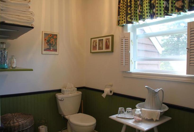 Tulips And Thistle B&b | Truro | Nova Scotia | Canada 11