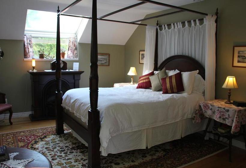 Tulips And Thistle B&b | Truro | Nova Scotia | Canada 4