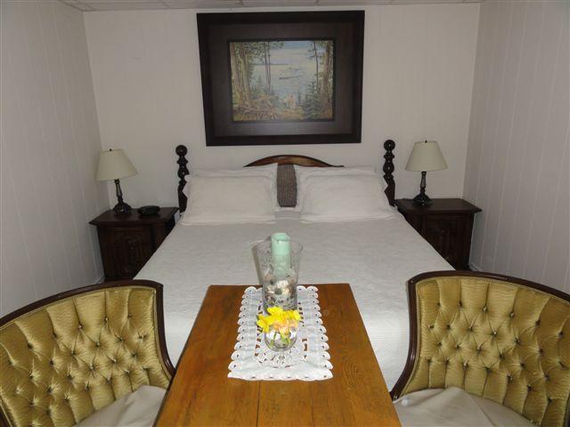 Bed and Breakfast 1875 A Charters Inn | Midland | Ontario | Canada 8