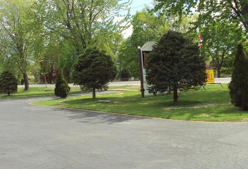 Twin Peaks Motel | Napanee | Ontario | Canada 9