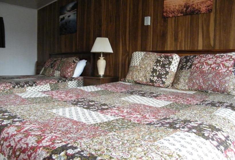 Nomad Motel | Clinton | British Columbia | Canada 14