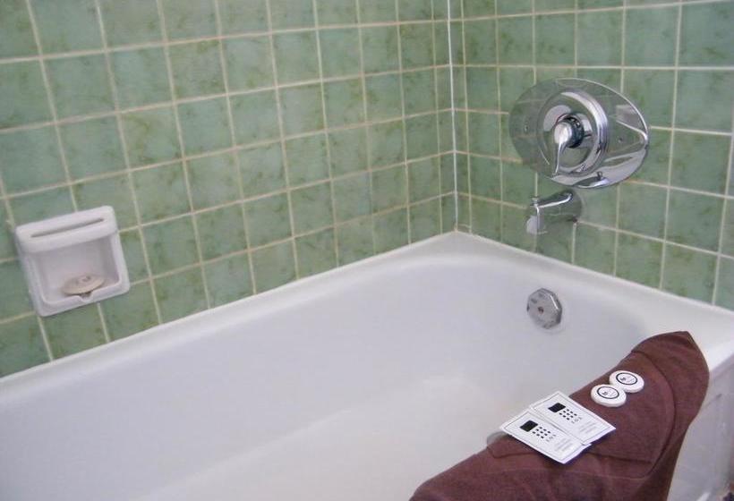 Nomad Motel | Clinton | British Columbia | Canada 7