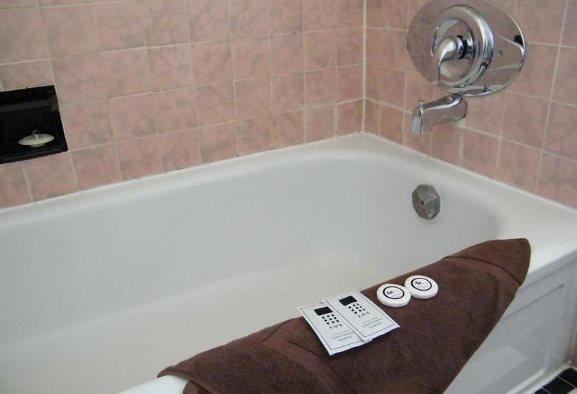 Nomad Motel | Clinton | British Columbia | Canada 9