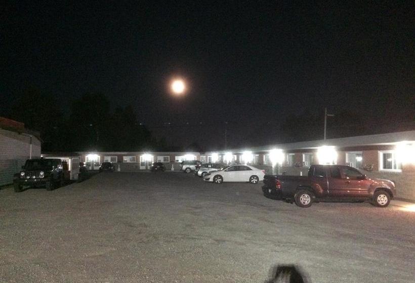 Trunk Road Motel | Sault Sainte Marie | Ontario | Canada 10