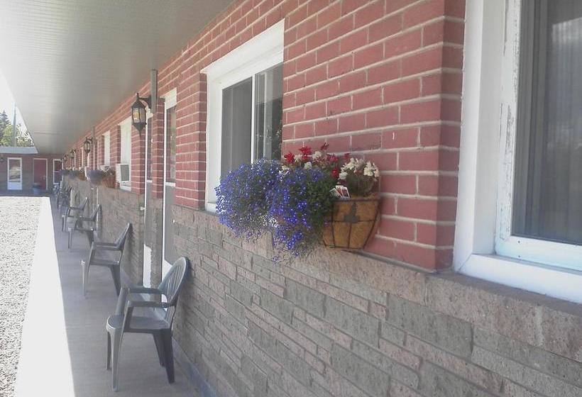 Trunk Road Motel | Sault Sainte Marie | Ontario | Canada 6