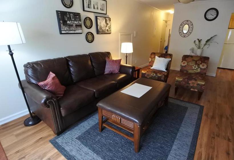 Hotel Black Rooster Guesthouse | Prince Rupert | British Columbia | Canada 13