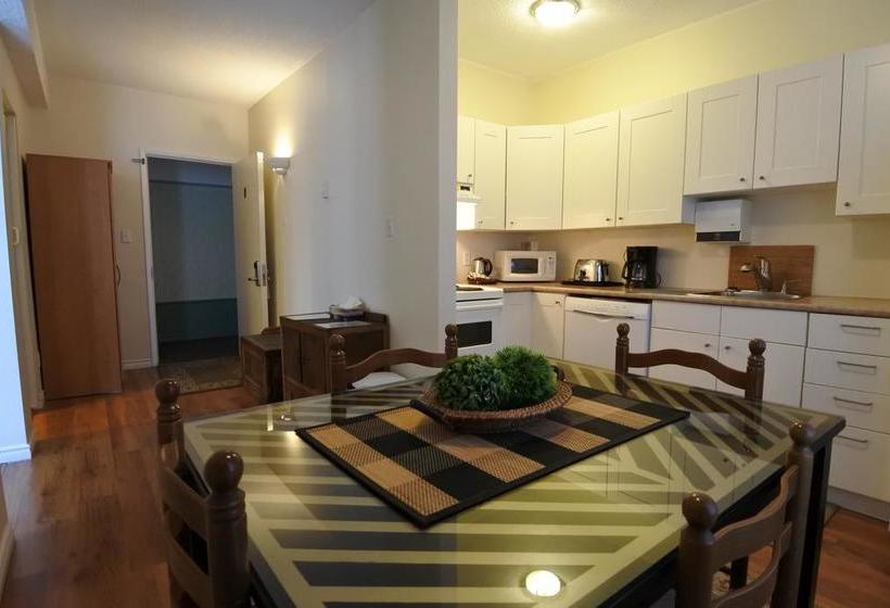 Hotel Black Rooster Guesthouse | Prince Rupert | British Columbia | Canada 16