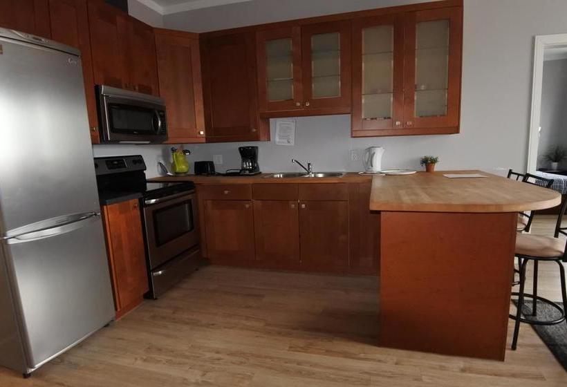 Hotel Black Rooster Guesthouse | Prince Rupert | British Columbia | Canada 9