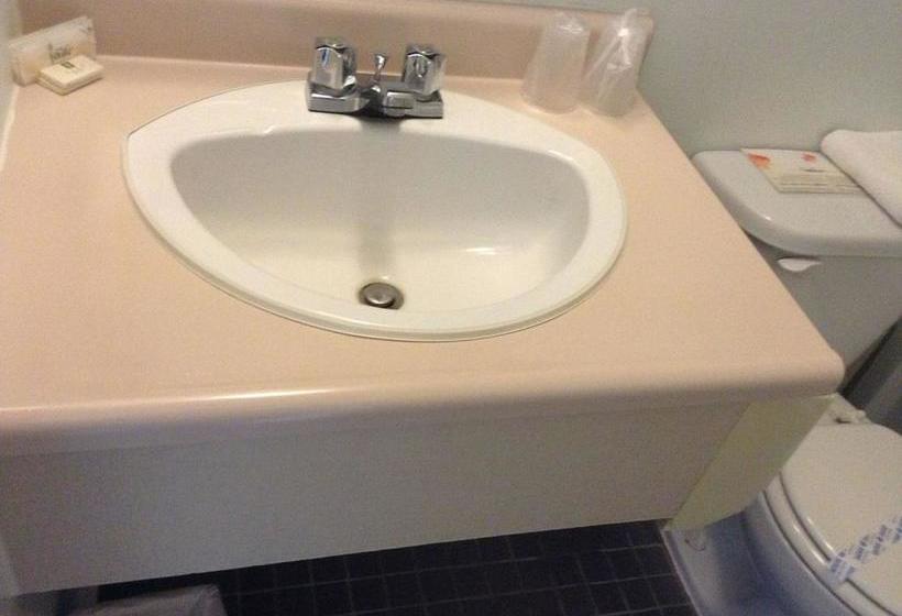 Motel Rayalco | Laurier Station | Quebec | Canada 17