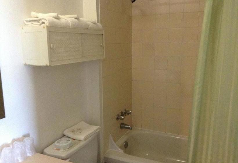 Motel Rayalco | Laurier Station | Quebec | Canada 18