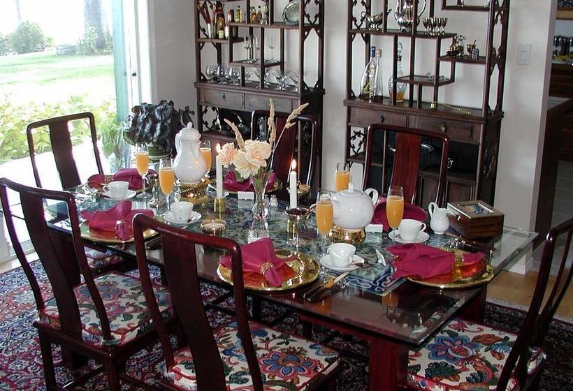 Belle Vue Bed And Breakfast | Courtenay | British Columbia | Canada 3