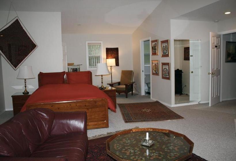 Belle Vue Bed And Breakfast | Courtenay | British Columbia | Canada 8