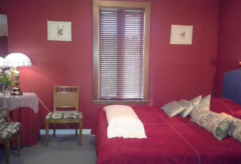 Bed and Breakfast Auberge Du Saumonier Lodge | Gaspe | Quebec | Canada 13