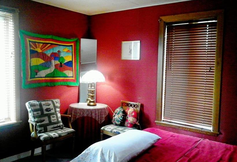 Bed and Breakfast Auberge Du Saumonier Lodge | Gaspe | Quebec | Canada 15