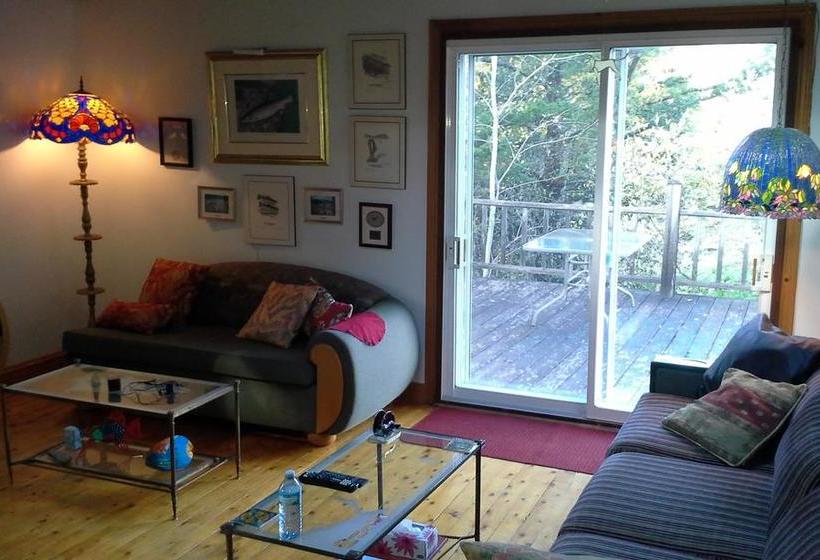 Bed and Breakfast Auberge Du Saumonier Lodge | Gaspe | Quebec | Canada 17