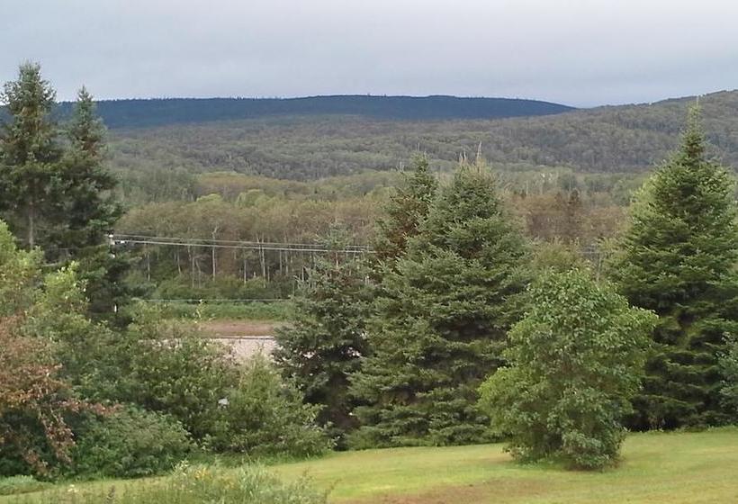 Bed and Breakfast Auberge Du Saumonier Lodge | Gaspe | Quebec | Canada 18