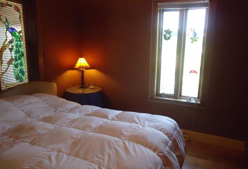 Bed and Breakfast Auberge Du Saumonier Lodge | Gaspe | Quebec | Canada 4