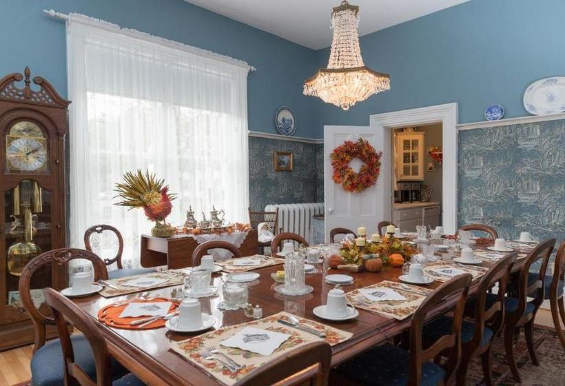 Bed and Breakfast Fitzroy Hall | Charlottetown | Prince Edward Island | Canada 2