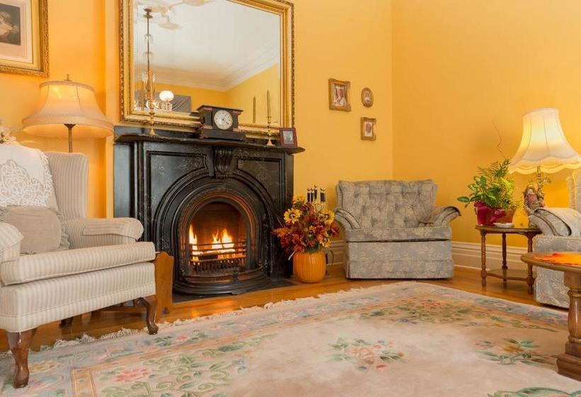 Bed and Breakfast Fitzroy Hall | Charlottetown | Prince Edward Island | Canada 3