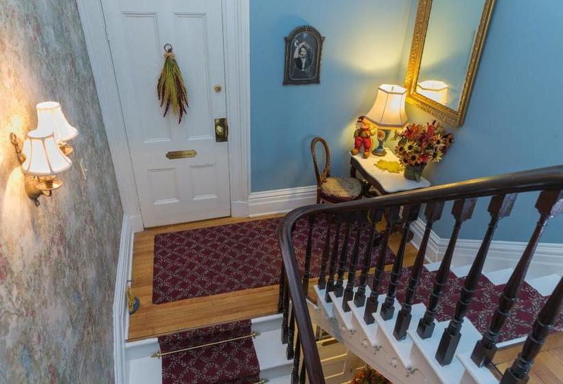 Bed and Breakfast Fitzroy Hall | Charlottetown | Prince Edward Island | Canada 7