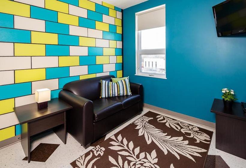 Hostel Uwinnipeg Downtown Accommodations | Winnipeg | Manitoba | Canada 11