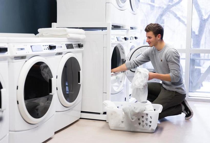 Hostel Uwinnipeg Downtown Accommodations | Winnipeg | Manitoba | Canada 12