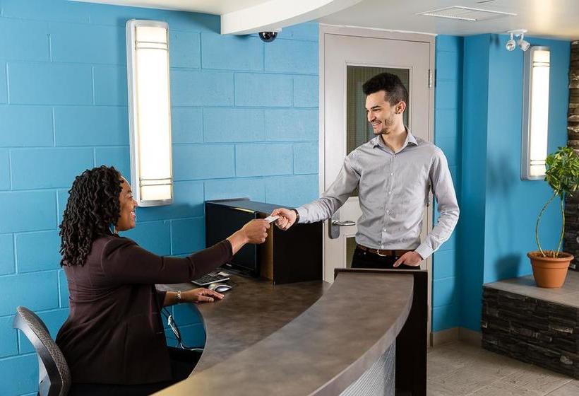 Hostel Uwinnipeg Downtown Accommodations | Winnipeg | Manitoba | Canada 14