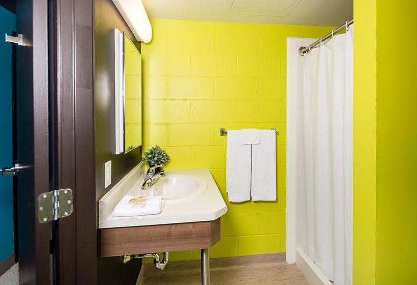 Hostel Uwinnipeg Downtown Accommodations | Winnipeg | Manitoba | Canada 3