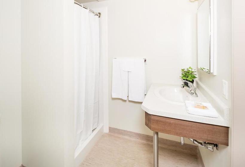 Hostel Uwinnipeg Downtown Accommodations | Winnipeg | Manitoba | Canada 7