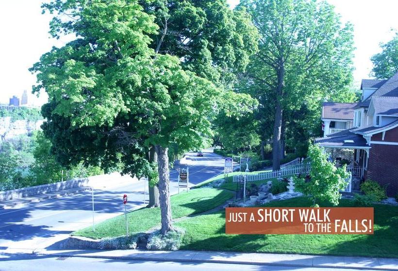 Bed and Breakfast Niagara Classic Inn | Niagara Falls | Ontario | Canada 3
