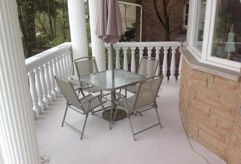 Bed and Breakfast Niagara Classic Inn | Niagara Falls | Ontario | Canada 9