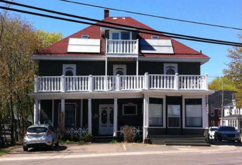 Colonial Charm Inn Bed & Breakfast Charlottetown