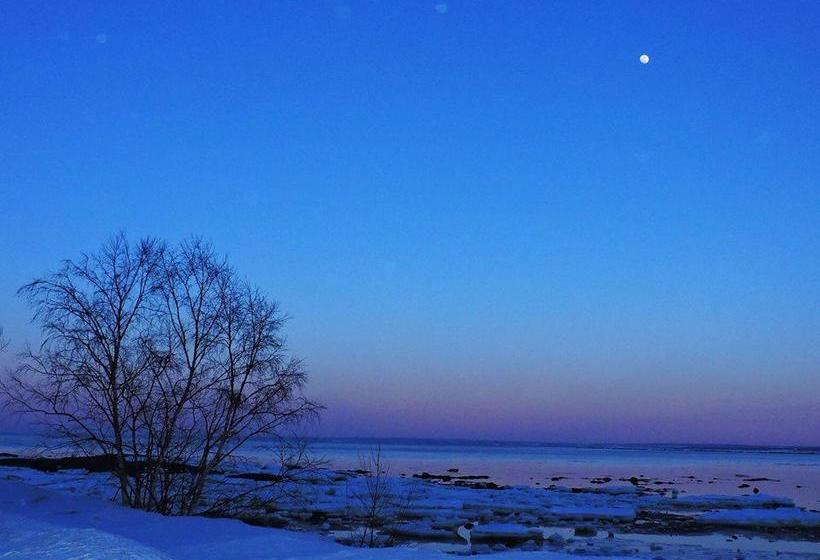 Motel De La Pointe Aux Bouleaux | Baie ste. Carherine | Quebec | Canada 11