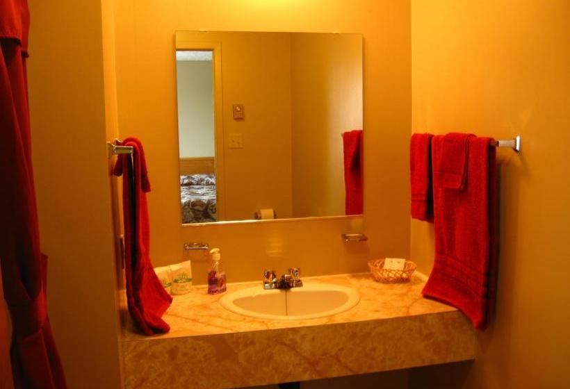 Motel De La Pointe Aux Bouleaux | Baie ste. Carherine | Quebec | Canada 16