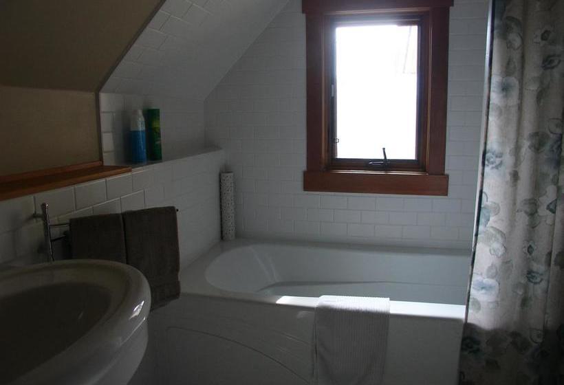 Le Beausoleil Bed And Breakfast | Golden | British Columbia | Canada 20