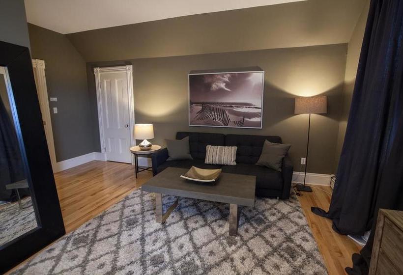 Bed and Breakfast Hillhurst Inn | Charlottetown | Prince Edward Island | Canada 10