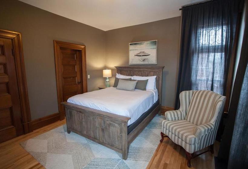 Bed and Breakfast Hillhurst Inn | Charlottetown | Prince Edward Island | Canada 13