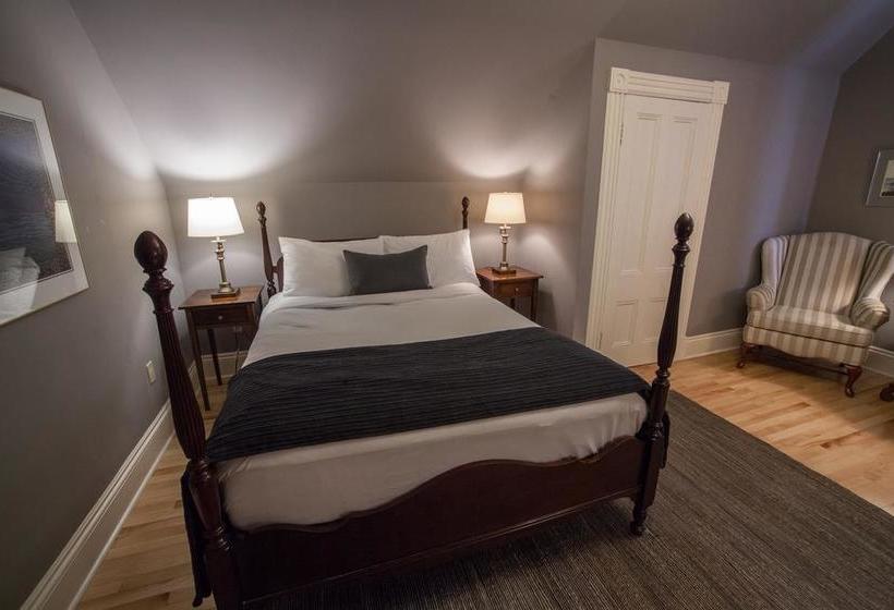 Bed and Breakfast Hillhurst Inn | Charlottetown | Prince Edward Island | Canada 19